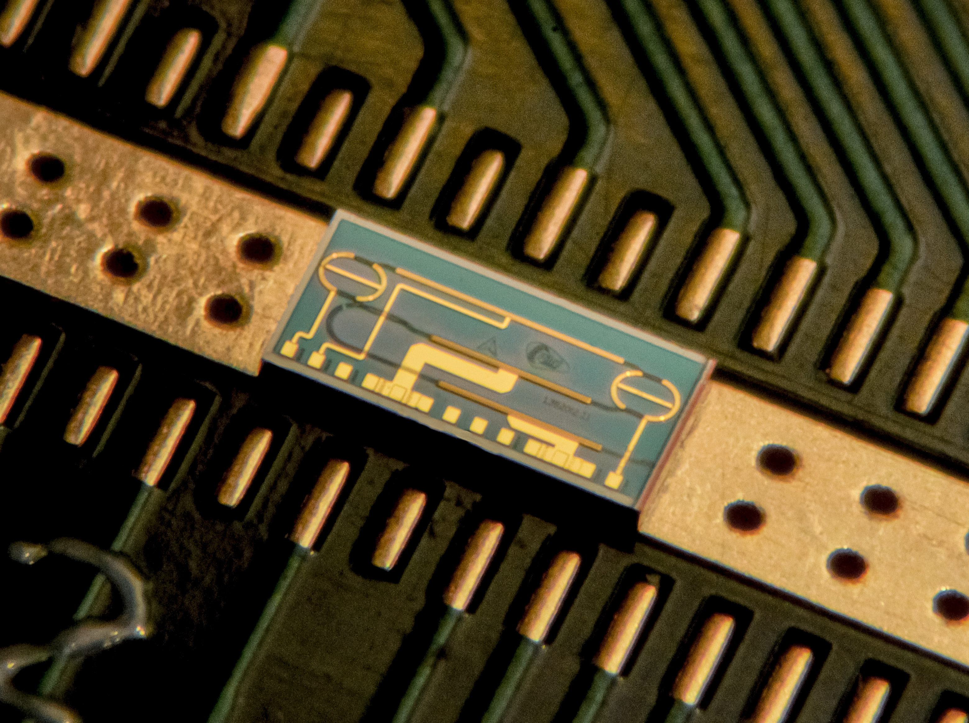 Pilot Photonics' nanosecond-switching tunable integrated photonics lasers